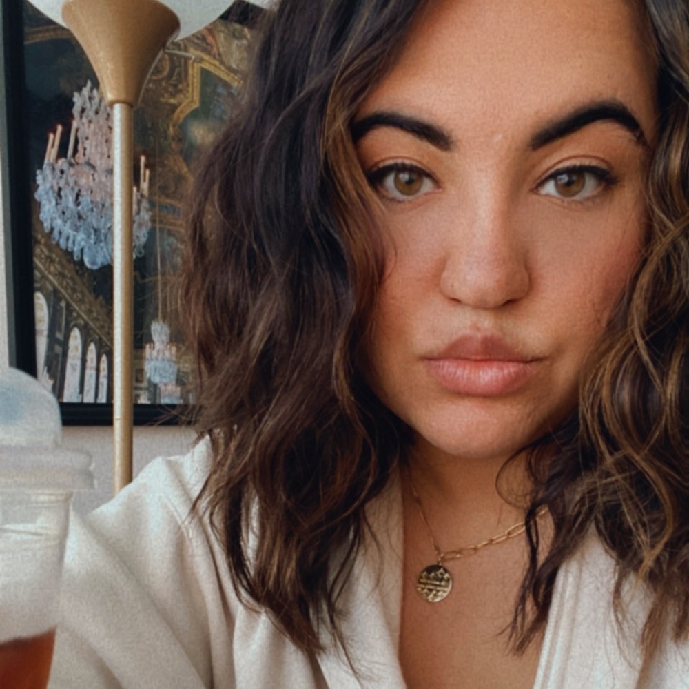 Meet your Posher, Danielle